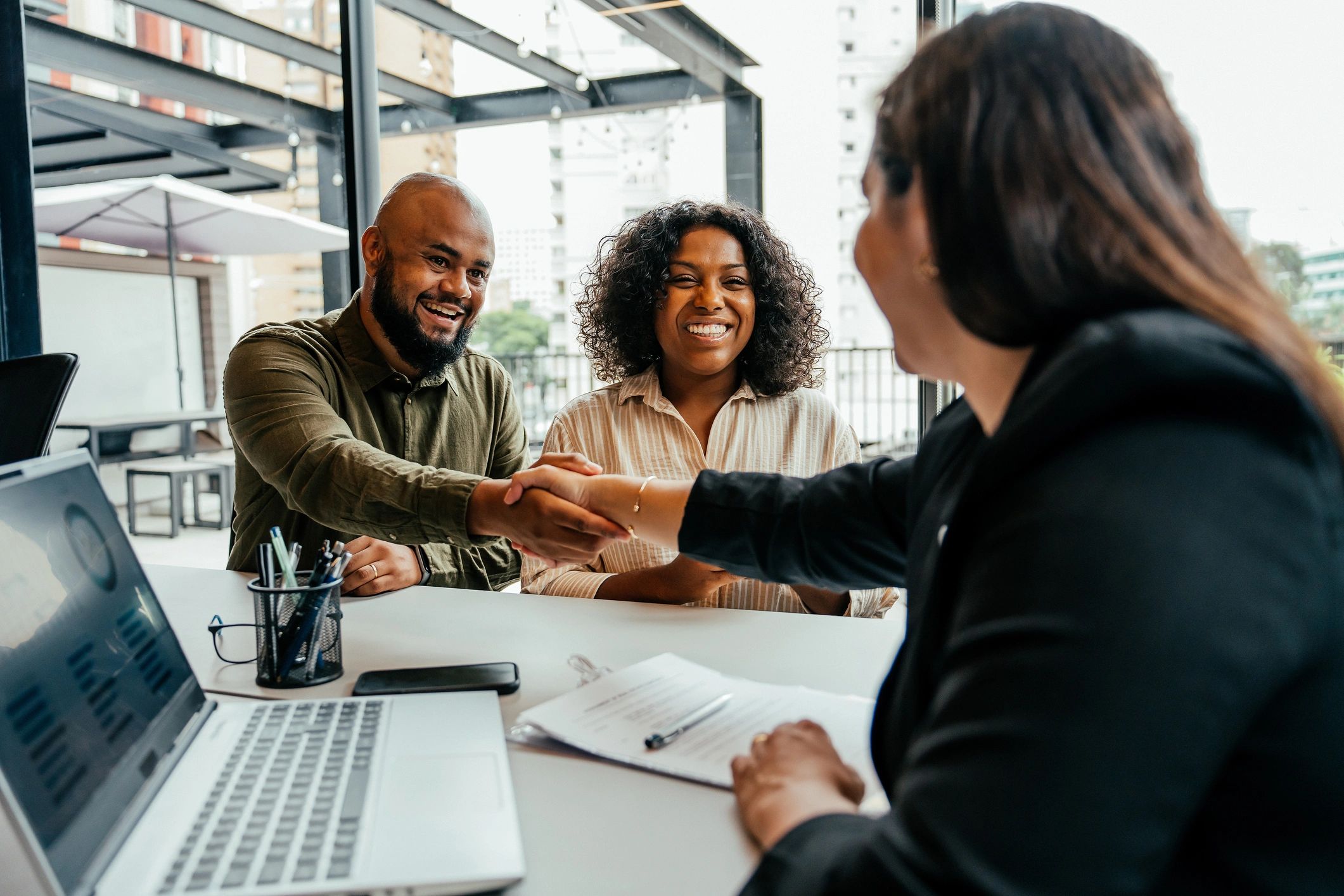 financial advisor consulting client